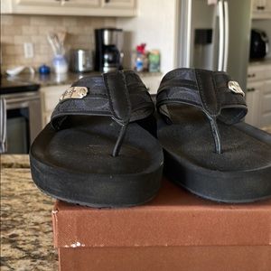 Coach flip flops size 8.5